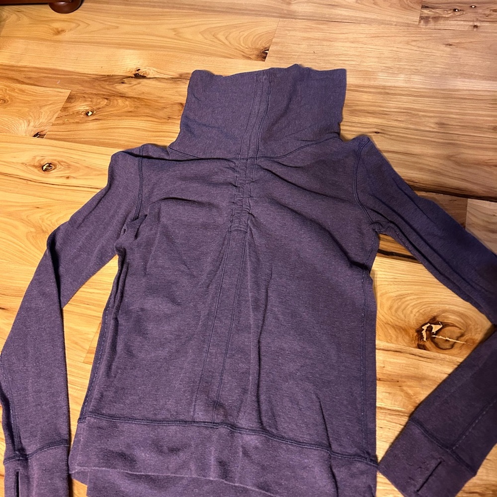 Sweatshirt - Picture 2 of 3